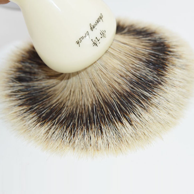 Dscosmetic シェービングブラシ シルバーチップ ナ - Quality Men'S Grooming Kit のレビューと価格